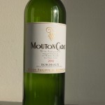 Mouton Cadet                  Bordeau 2011